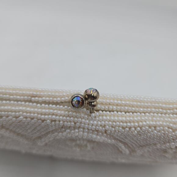 Vintage White Fully Beaded Clutch Purse 1960’s Voguemont Kisslock Bridal - Picture 2 of 8